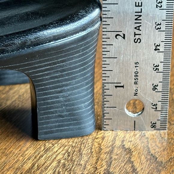 Munro American Red Leather Slides 11.5 N - Picture 7 of 11